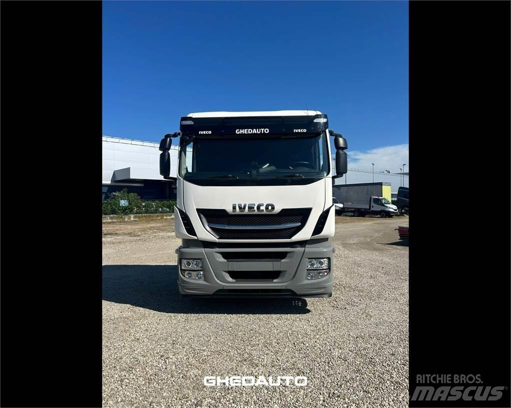 Iveco AS440S46 Camiões de caixa fechada