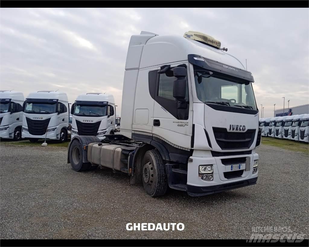 Iveco AS440S48 Camiões de caixa fechada