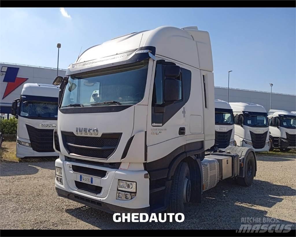 Iveco AS440S48 Camiões de caixa fechada