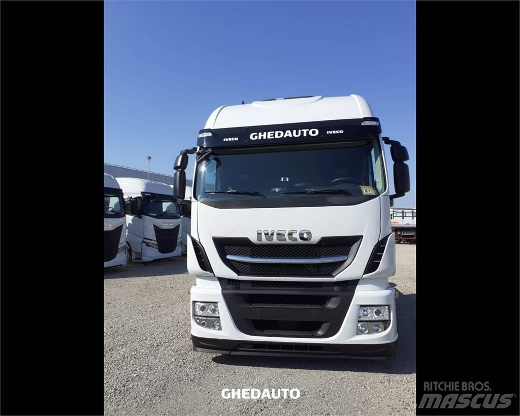 Iveco AS440S48 Camiões de caixa fechada