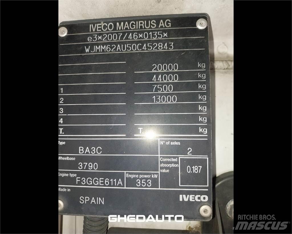Iveco AS440S48 Camiões de caixa fechada