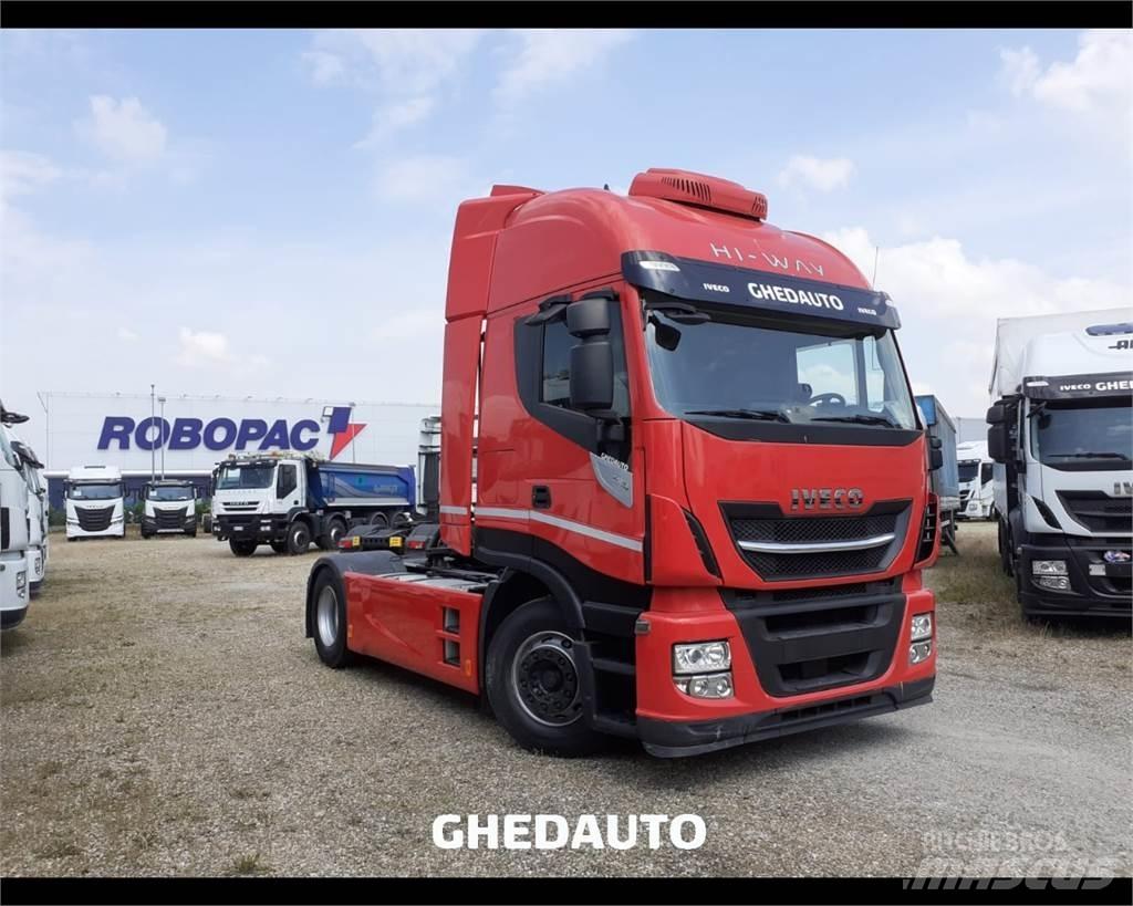 Iveco AS440S48T/P Camiões de caixa fechada