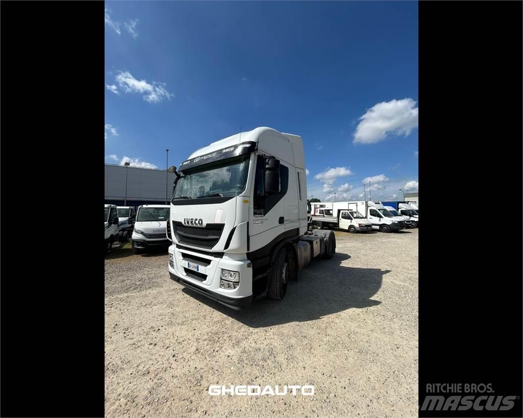 Iveco AS440S48T/P Camiões de caixa fechada