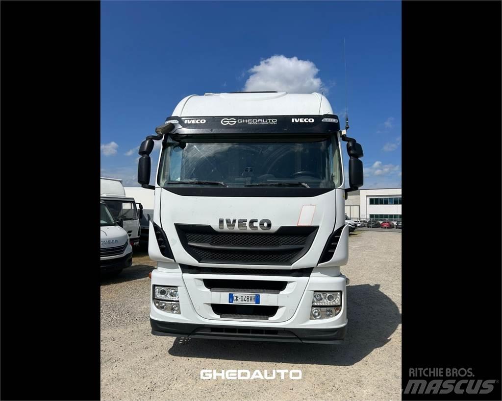 Iveco AS440S48T/P Camiões de caixa fechada
