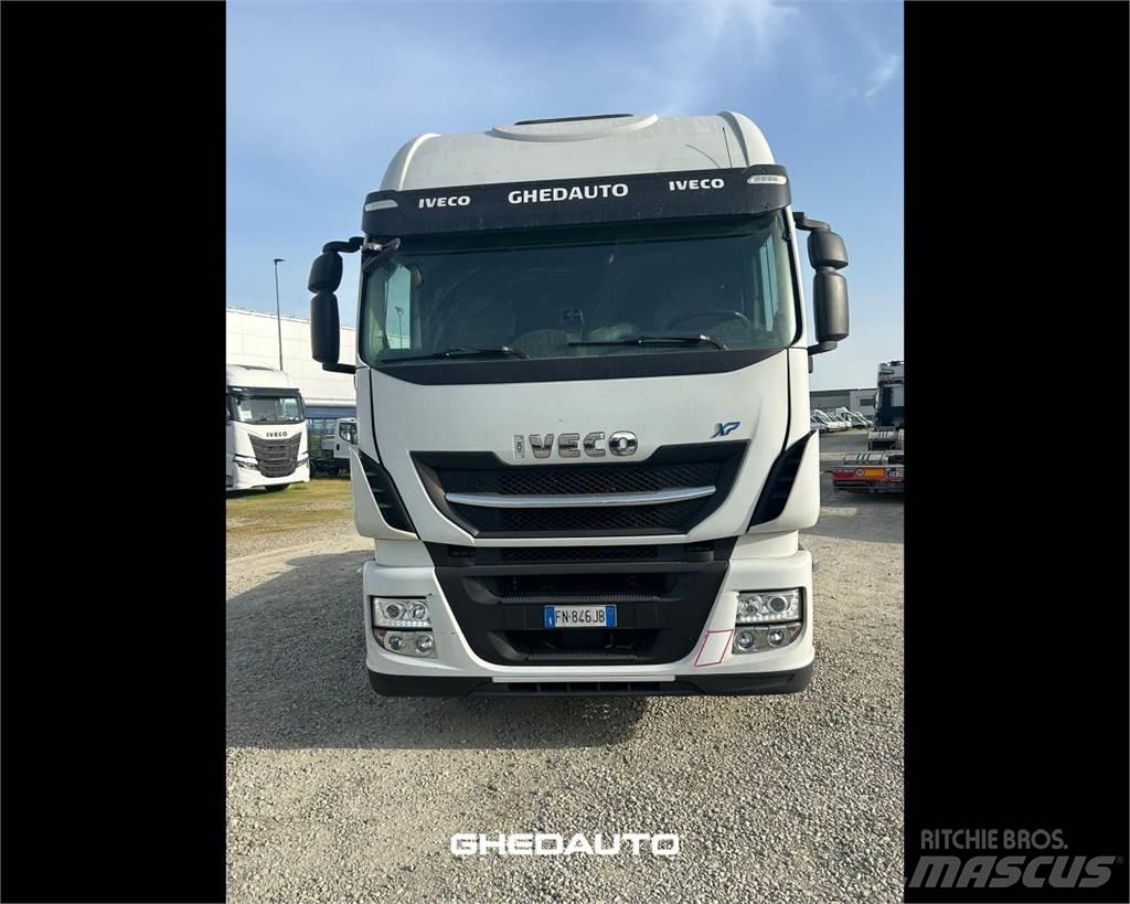 Iveco AS440ST Camiões de caixa fechada