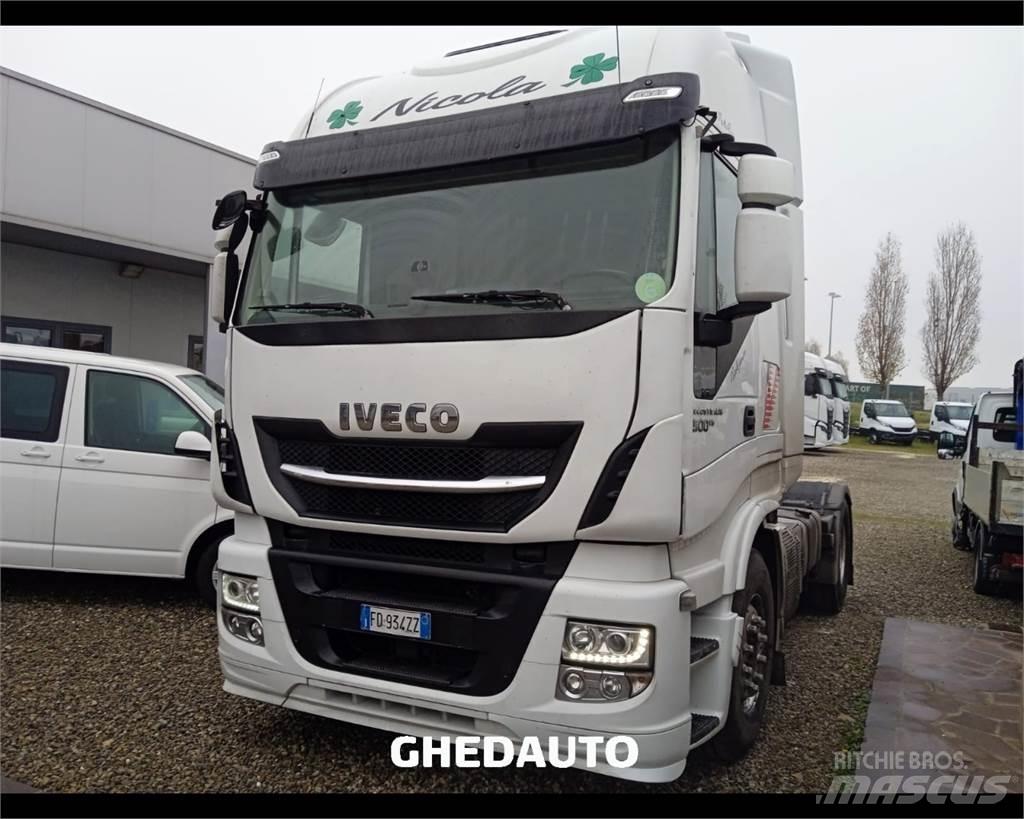 Iveco AS440ST/P Camiões de caixa fechada