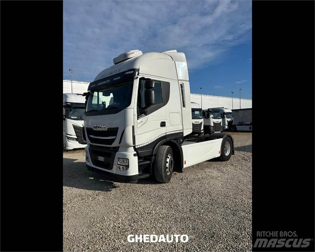 Iveco AS440ST/P Camiões de caixa fechada