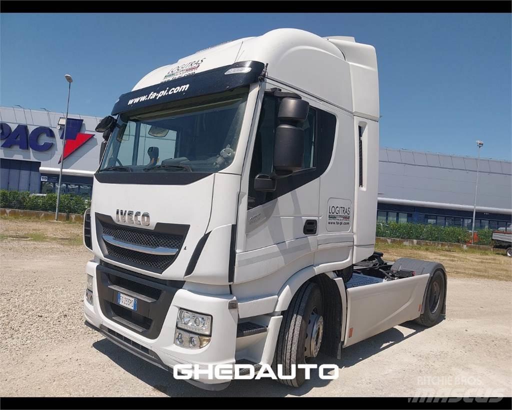 Iveco AS440ST/P Camiões de caixa fechada