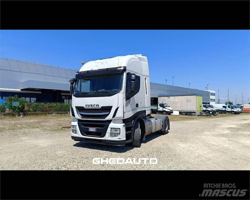 Iveco AS440ST/P Camiões de caixa fechada