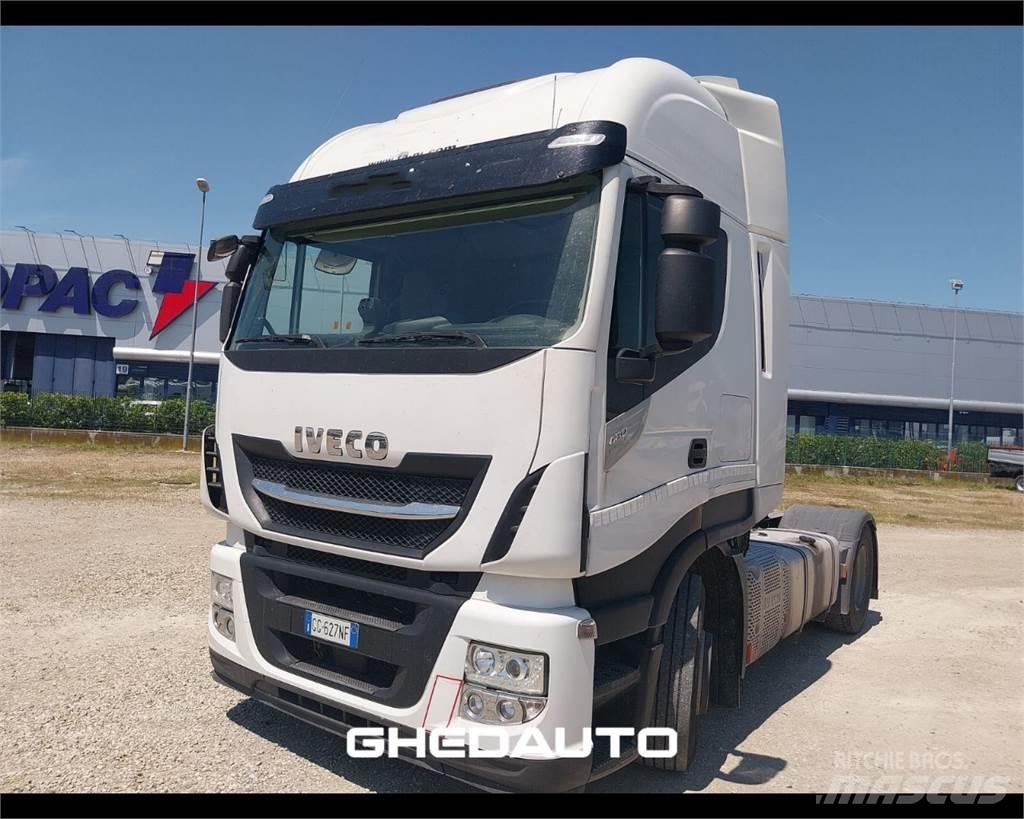 Iveco AS440ST/P Camiões de caixa fechada