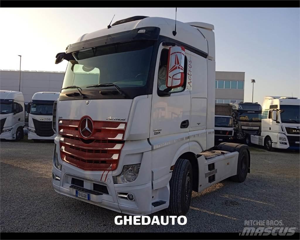 Mercedes-Benz ACTROS Camiões de caixa fechada