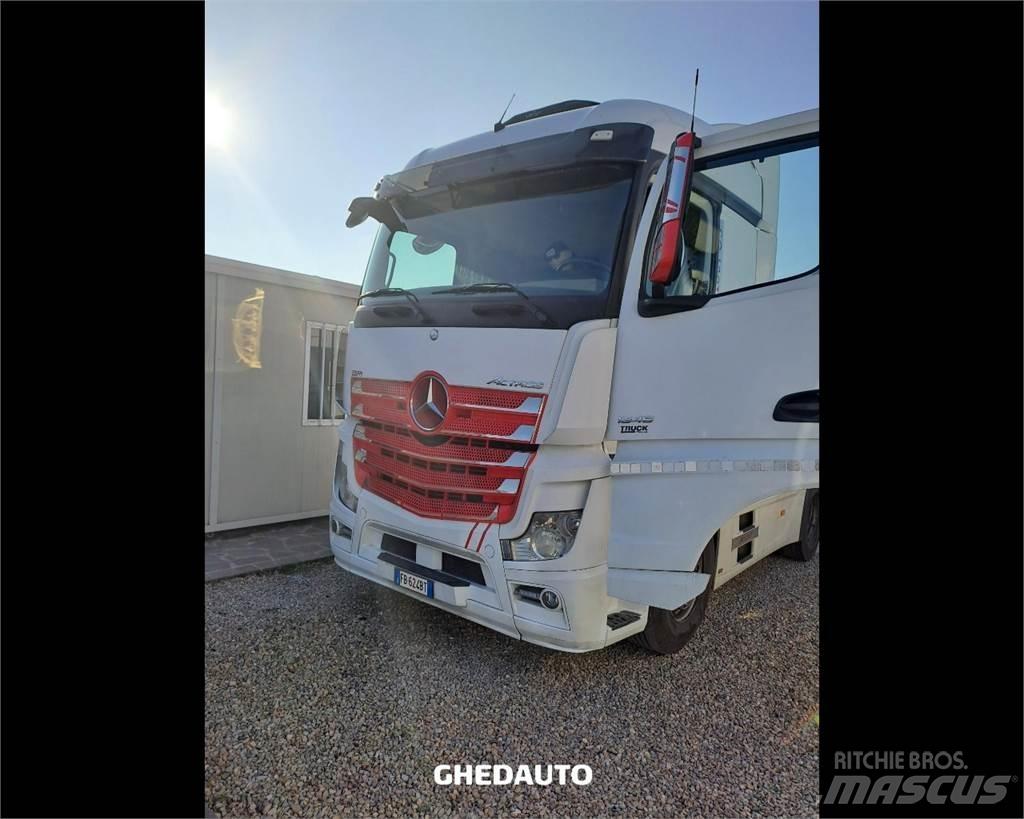 Mercedes-Benz ACTROS Camiões de caixa fechada