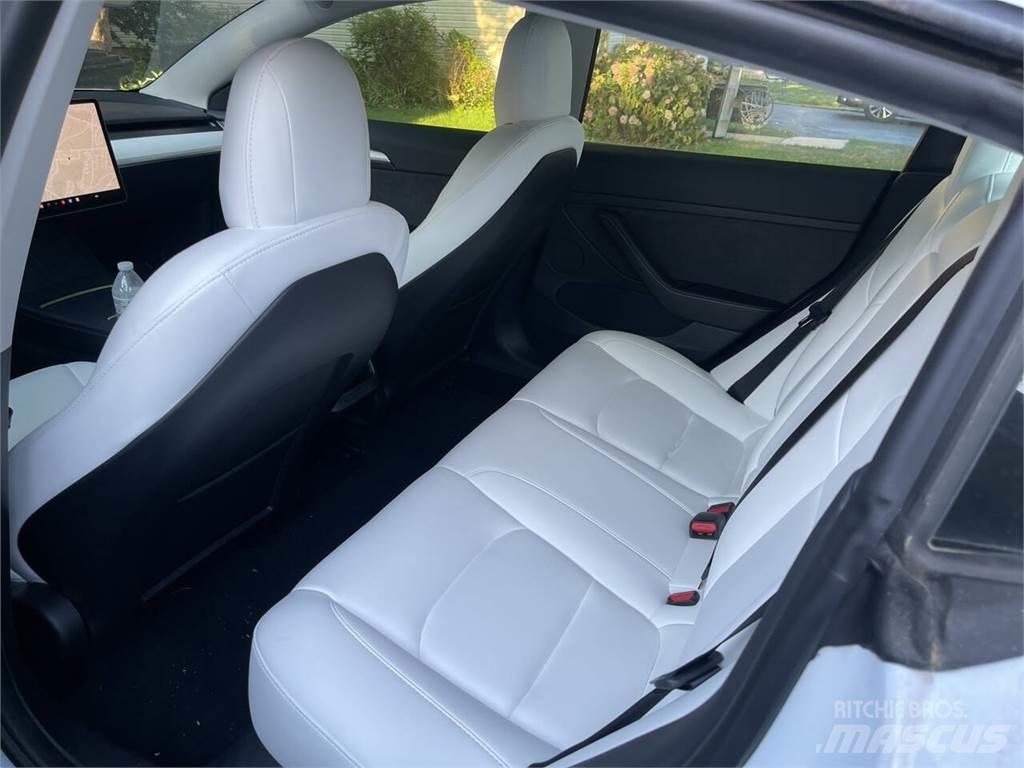 Tesla Model 3 Carros Ligeiros