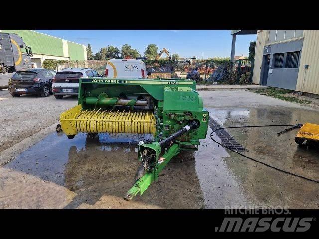 John Deere 359 Enfardadeira de fardos quadrados