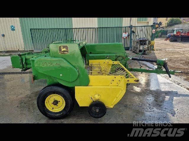 John Deere 359 Enfardadeira de fardos quadrados