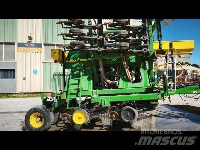 John Deere 750A Outras semeadeiras e acessórios