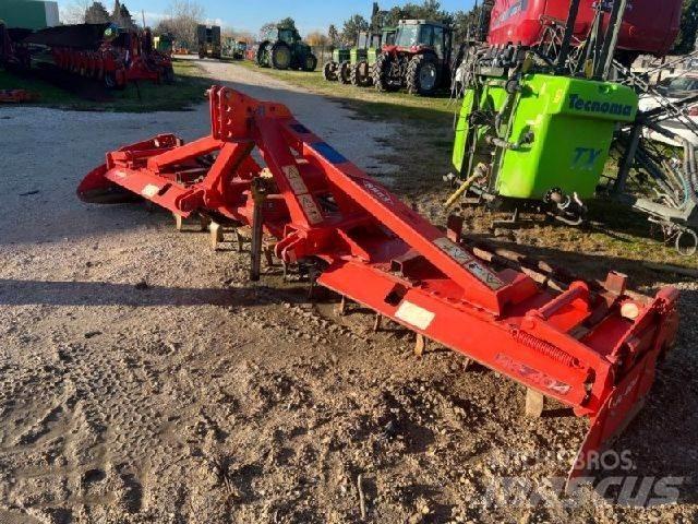 Kuhn HR404 Grades