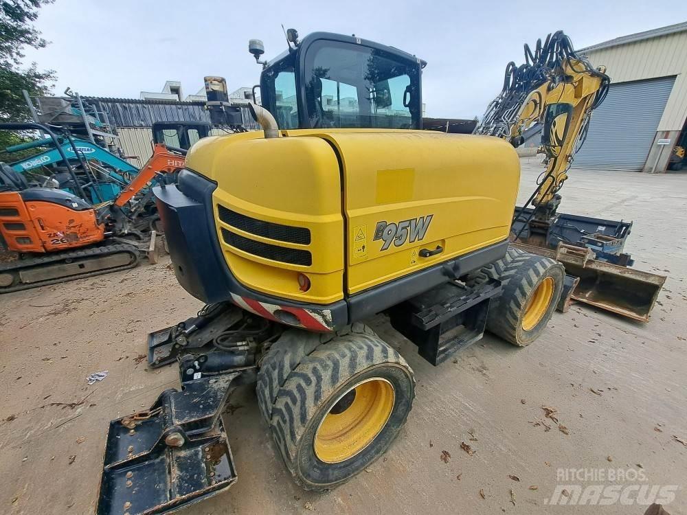 Yanmar B95W Escavadoras de rodas