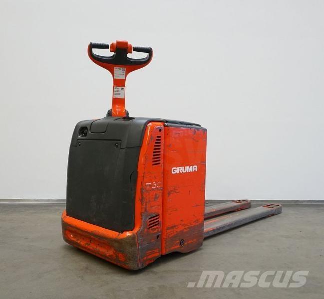 Linde T 30 131 Porta palettes