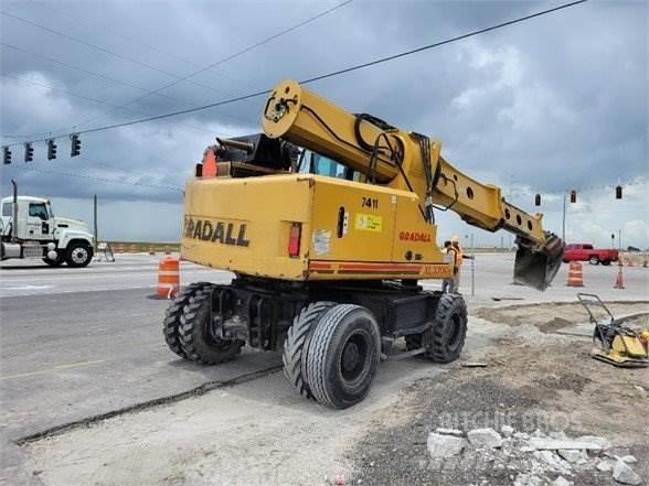 Gradall XL3300 V Escavadoras de rodas