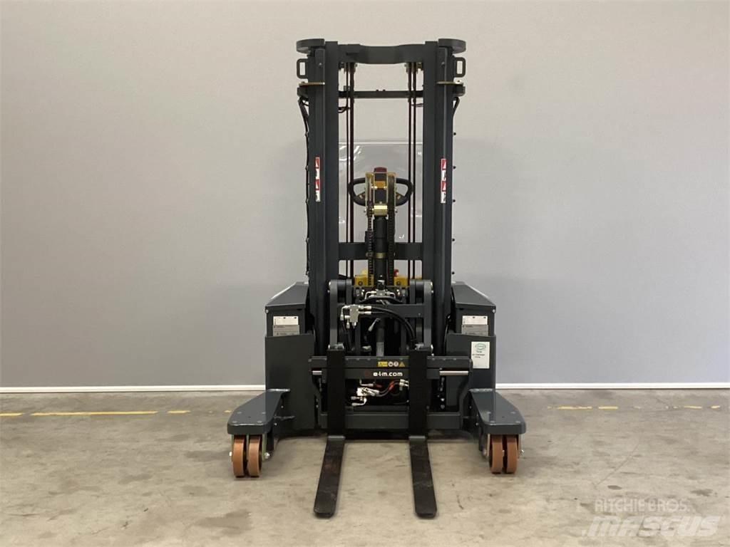 Combilift WR4 Empilhador para operador externo