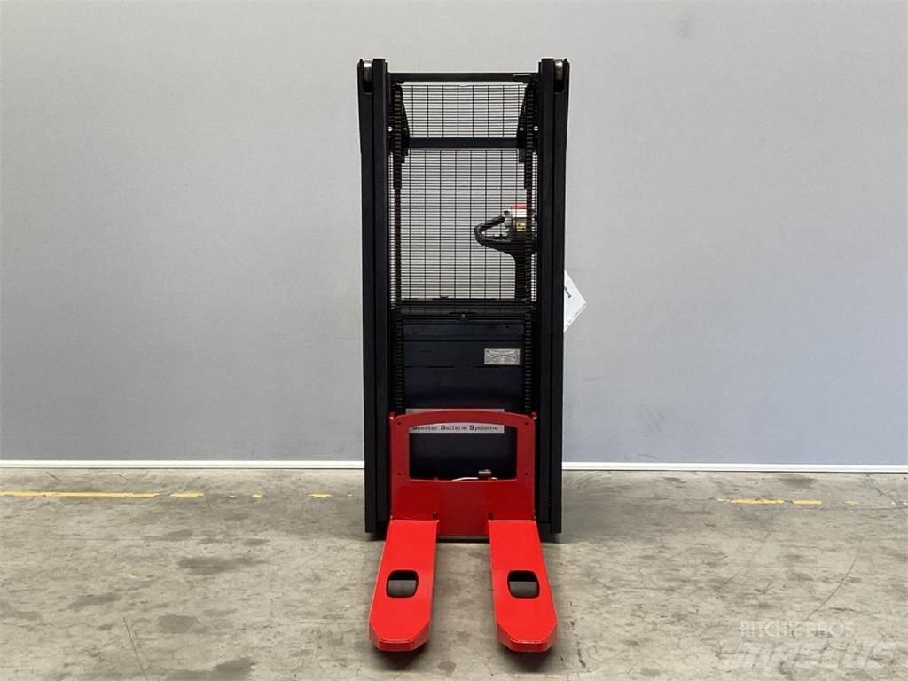 Hyster S1.0 Empilhador para operador externo