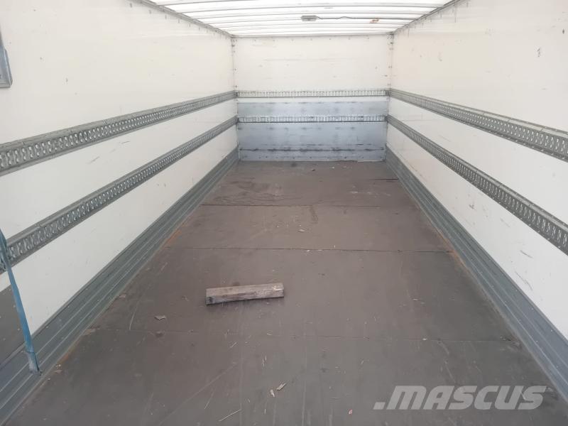 DAF LF45 Camiões de caixa fechada
