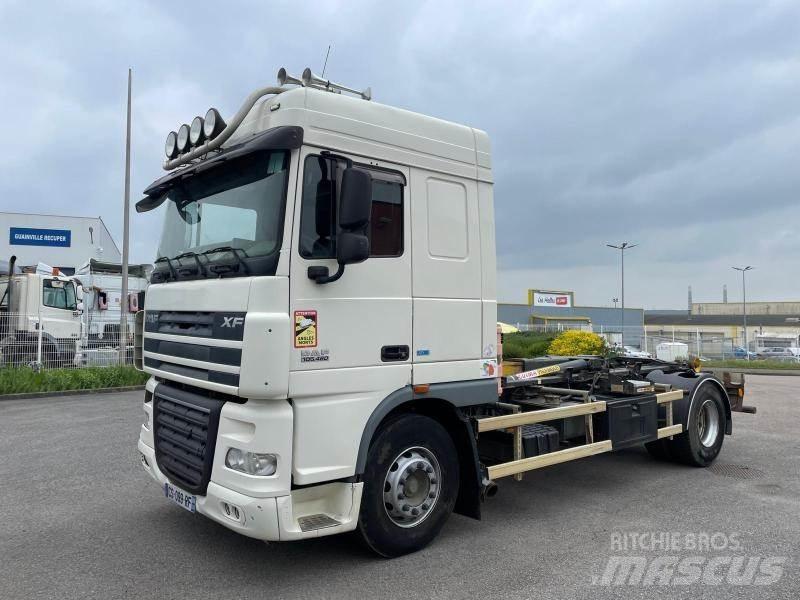 DAF XF105 460 Camiões caixa desmontável com elevador de cabo