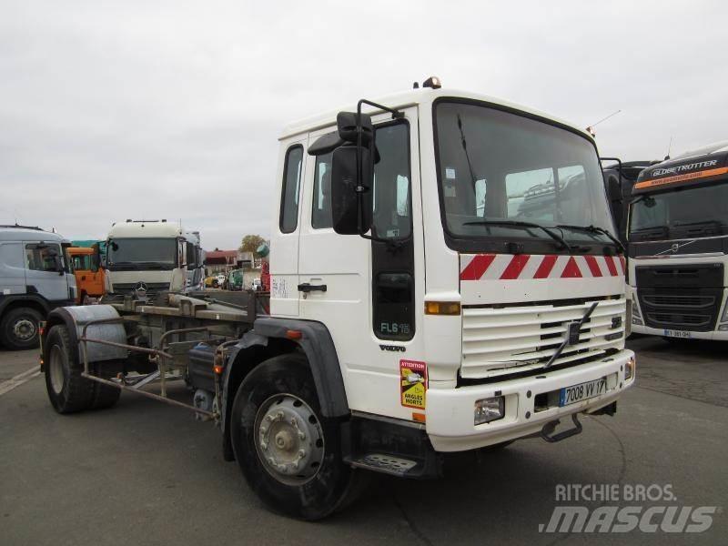 Volvo FL6 19 Camiões caixa desmontável com elevador de cabo