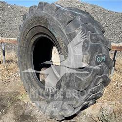  CAMSO 20.5X25 Pneus, Rodas e Jantes