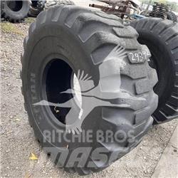 Titan 23.5x25 Pneus, Rodas e Jantes