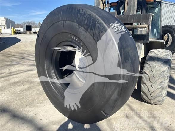 Titan 23.5x25 Pneus, Rodas e Jantes