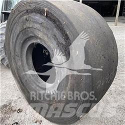 Titan 29.5x25 Pneus, Rodas e Jantes