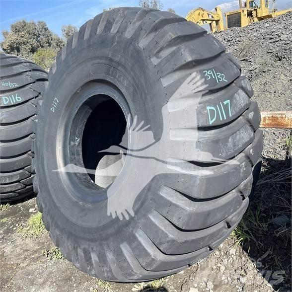Titan 29.5x25 Pneus, Rodas e Jantes