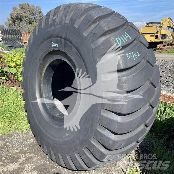 Titan 29.5x25 Pneus, Rodas e Jantes