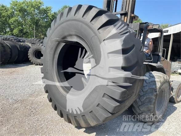Titan 37.5X39 Pneus, Rodas e Jantes