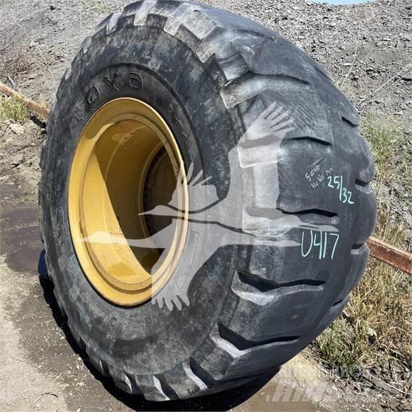 Toyo 35/65x33 Pneus, Rodas e Jantes