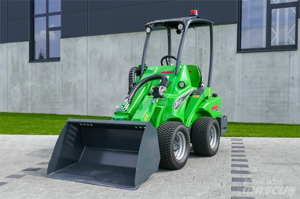 Avant M 423 Mini Escavadoras <7t