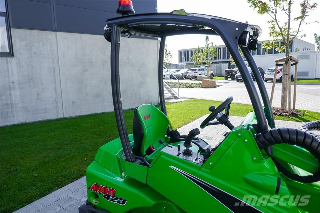 Avant M 423 Mini Escavadoras <7t