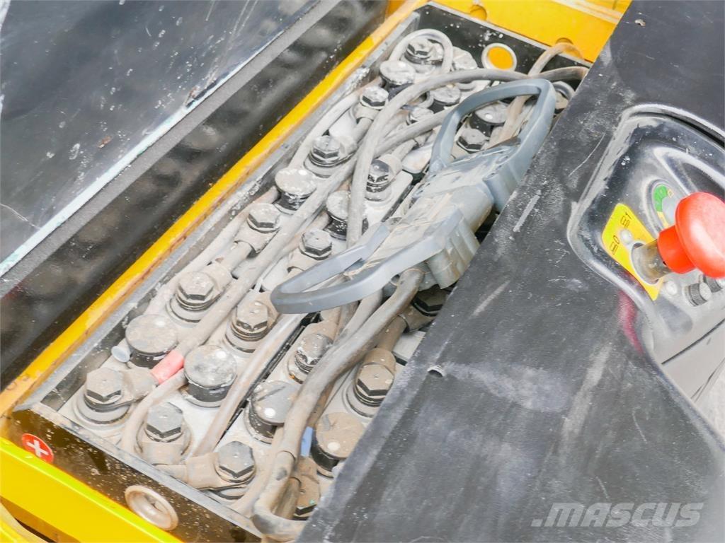 Hyster S 1.4-40 Empilhador para operador externo
