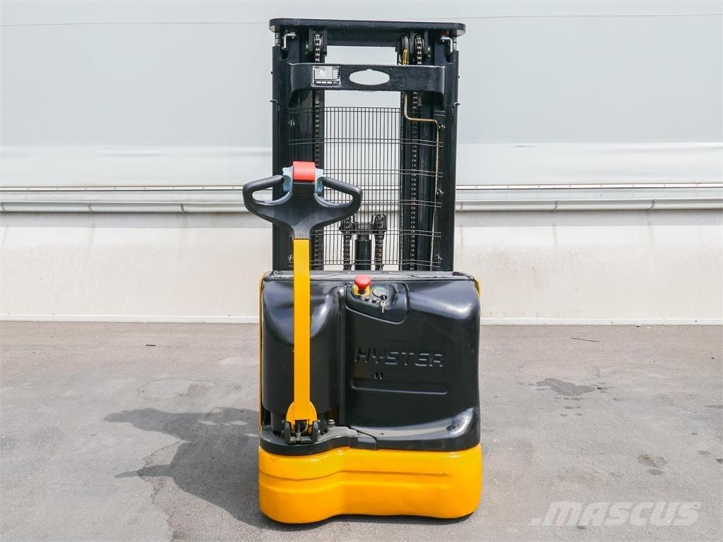 Hyster S 1.4-40 Empilhador para operador externo