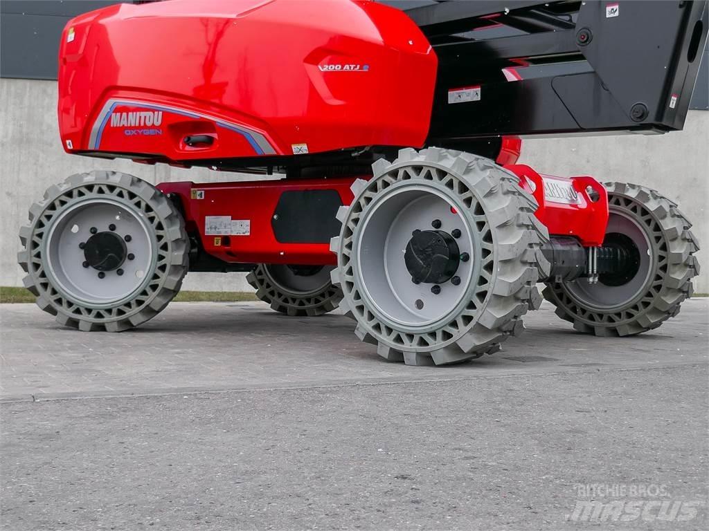 Manitou 200 ATJE Elevadores braços articulados