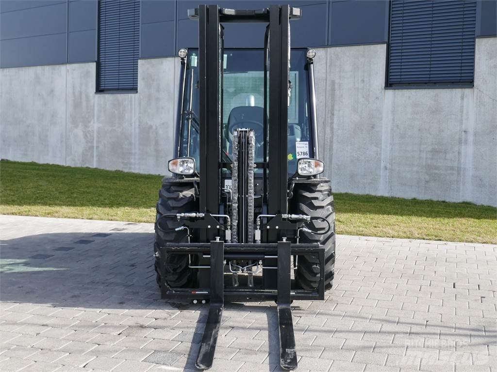 Manitou MC 25-4 Empilhadores todo-terreno