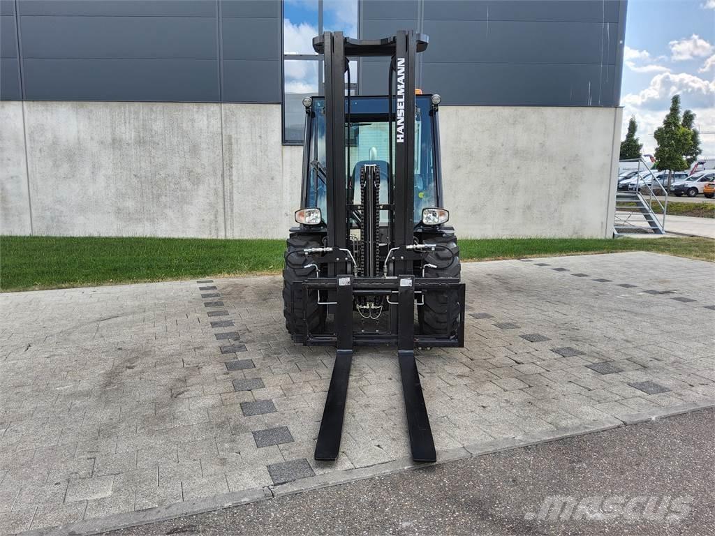 Manitou MC 30-4 Empilhadores todo-terreno