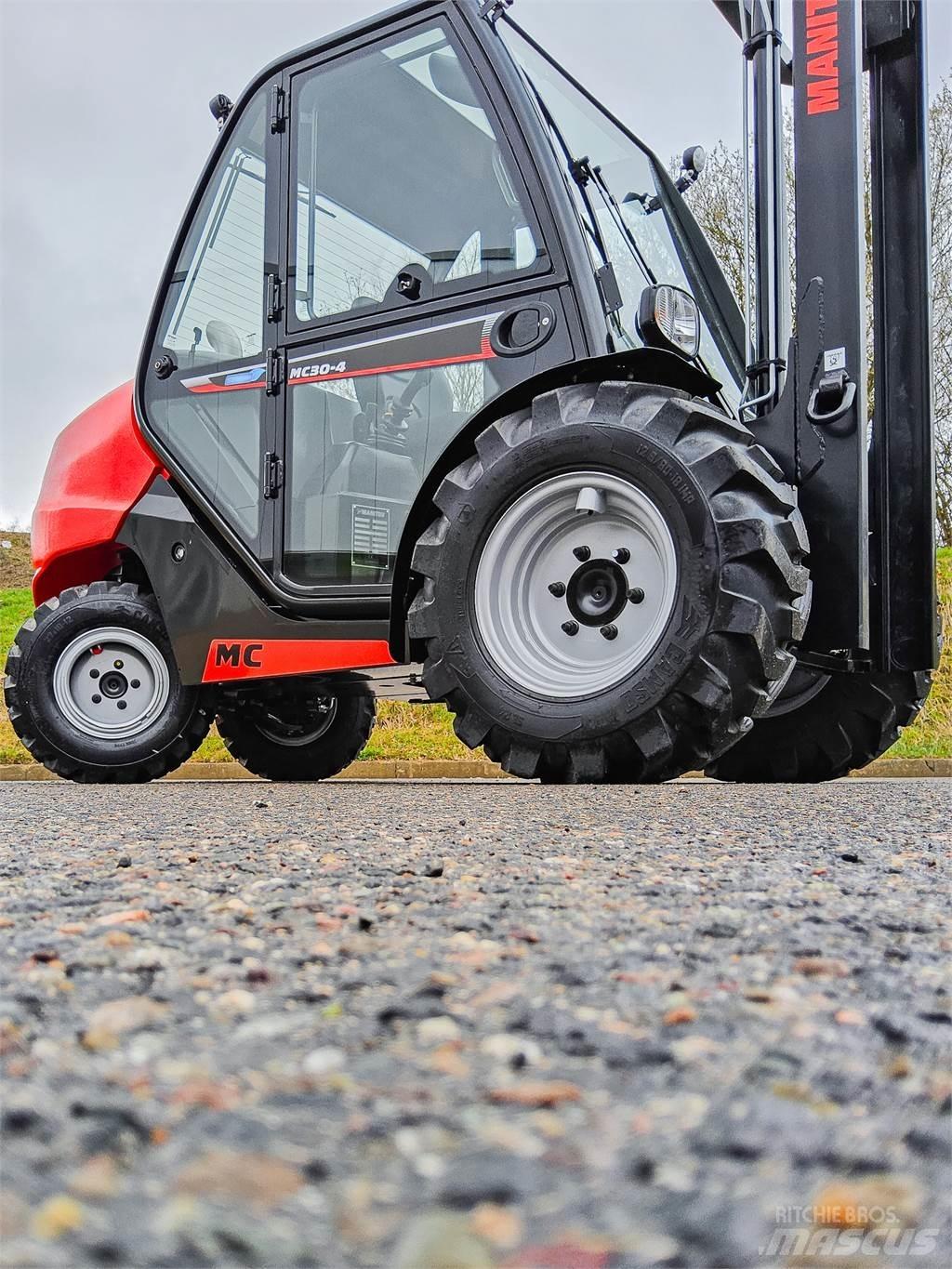 Manitou MC 30-4 Empilhadores todo-terreno