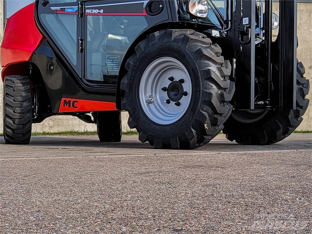 Manitou MC 30-4 Empilhadores todo-terreno