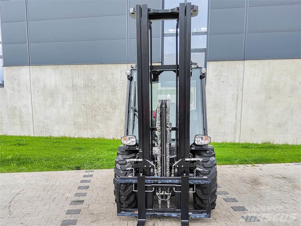 Manitou MC 30-4 Empilhadores todo-terreno