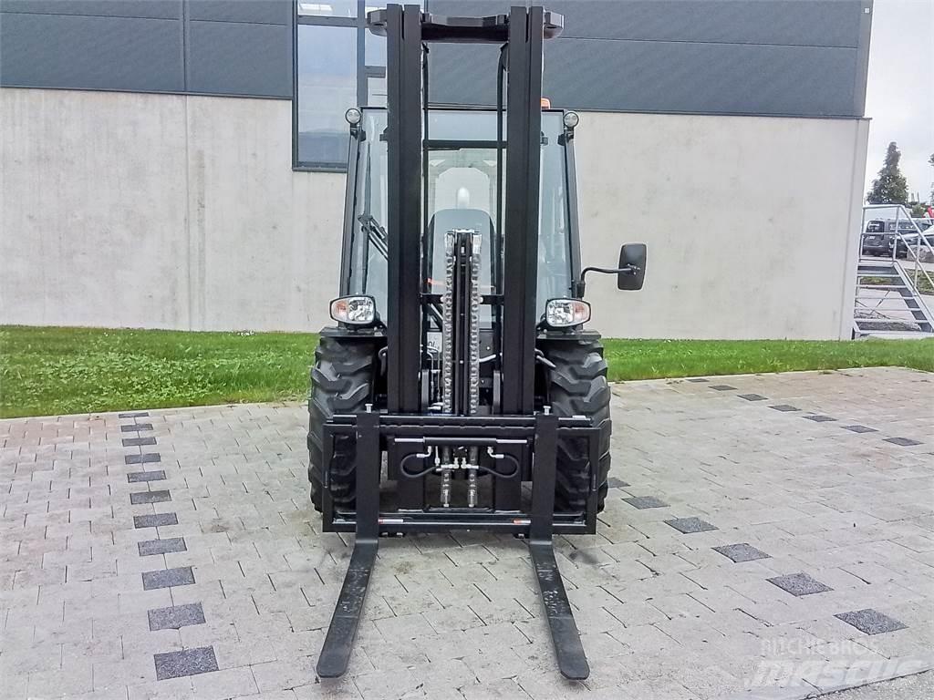 Manitou MC 30-4 Empilhadores todo-terreno