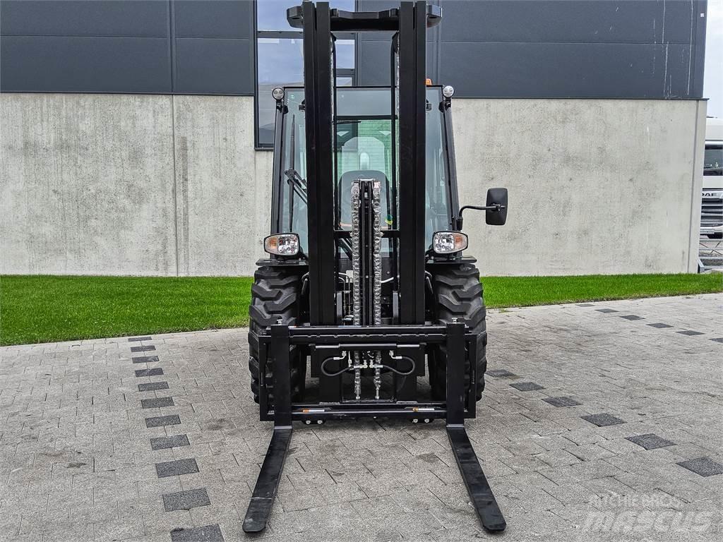 Manitou MC 30-4 Empilhadores todo-terreno