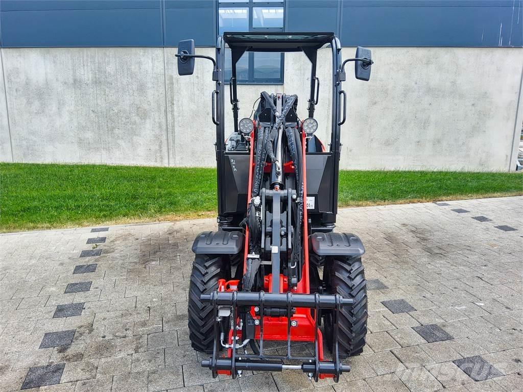 Manitou MLA 2-25H Mini Escavadoras <7t